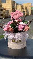 Load image into Gallery viewer, Signature Candelle
