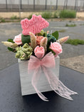 Load image into Gallery viewer, Best Mom Pink Candle Arrangement
