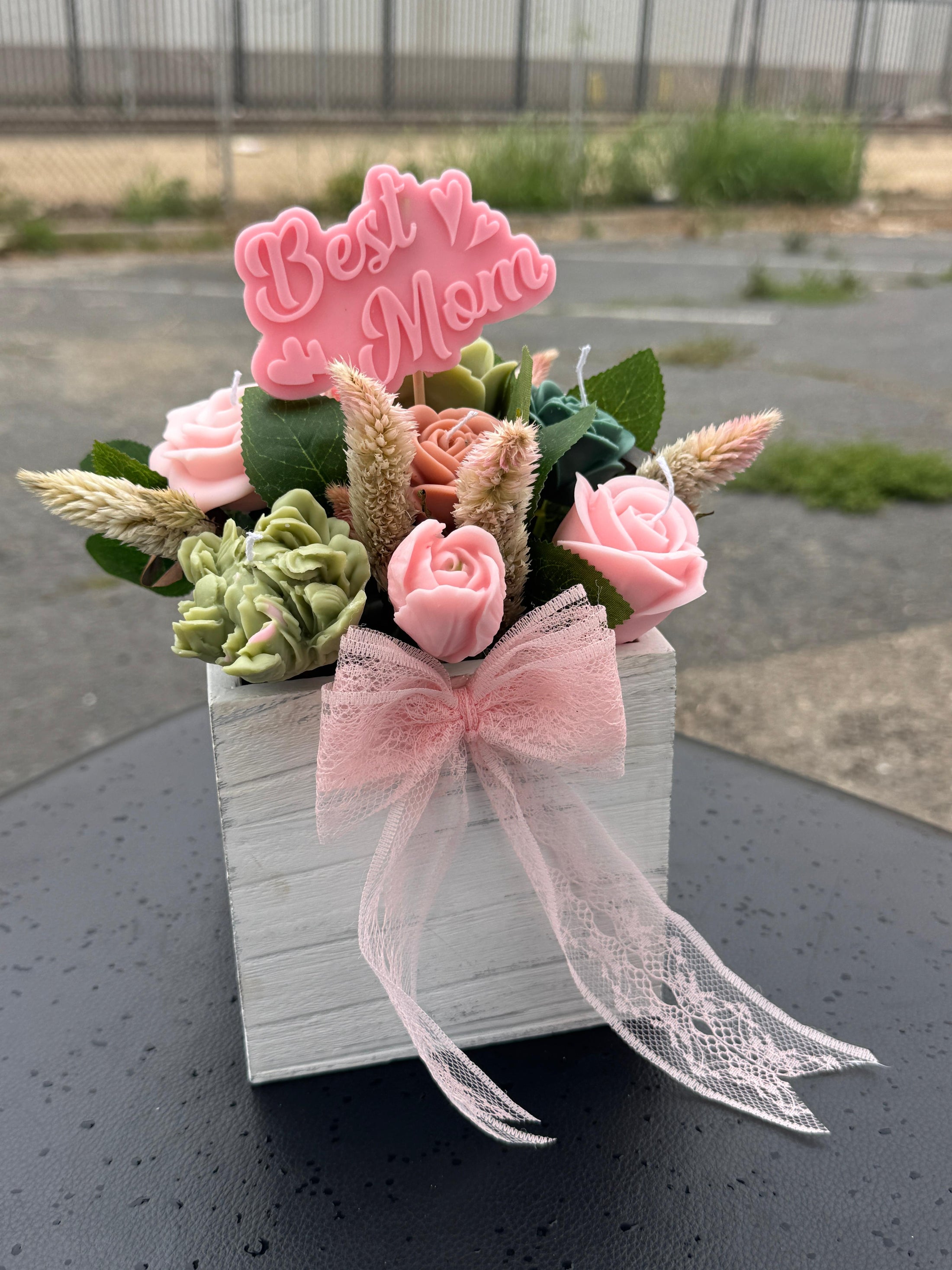 Best Mom Pink Candle Arrangement